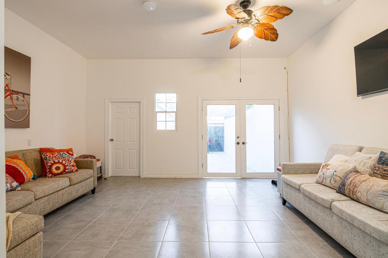 2 Br/ 1 Ba Home, Sleeps 10, 1 Min Walk To Rosarito Beach Exteriör bild