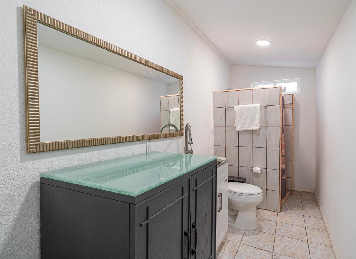 2 Br/ 1 Ba Home, Sleeps 10, 1 Min Walk To Rosarito Beach Exteriör bild